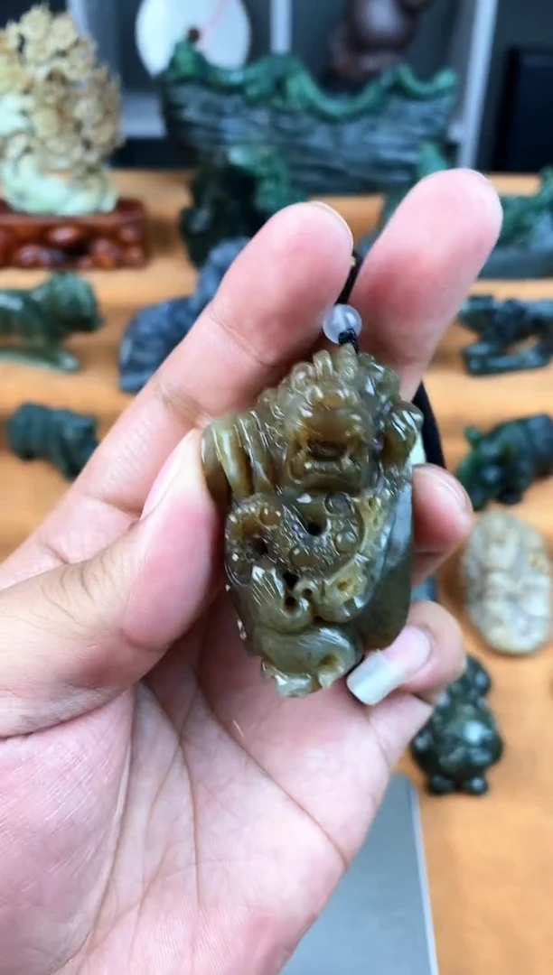 颈饰未镶嵌和田玉1