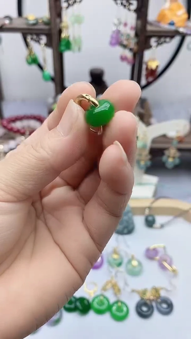 石英质玉（非洲翠）14K金镶嵌耳饰50