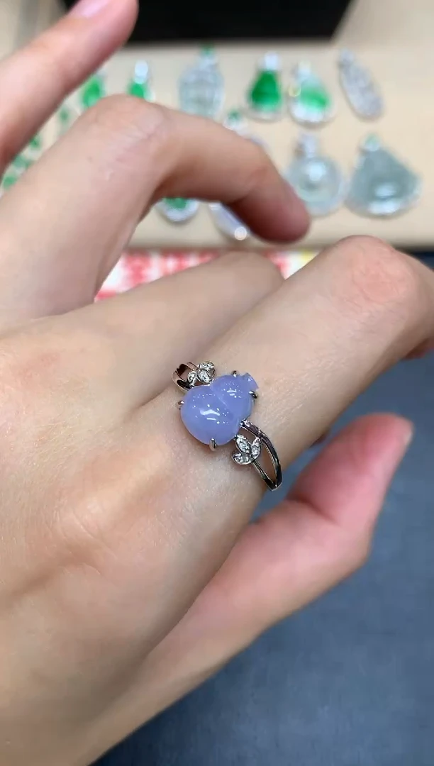 18K金镶嵌戒指翡翠葫芦【无服务费