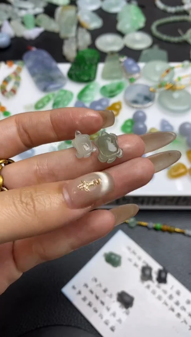 未镶嵌定制翡翠翡翠毛货~