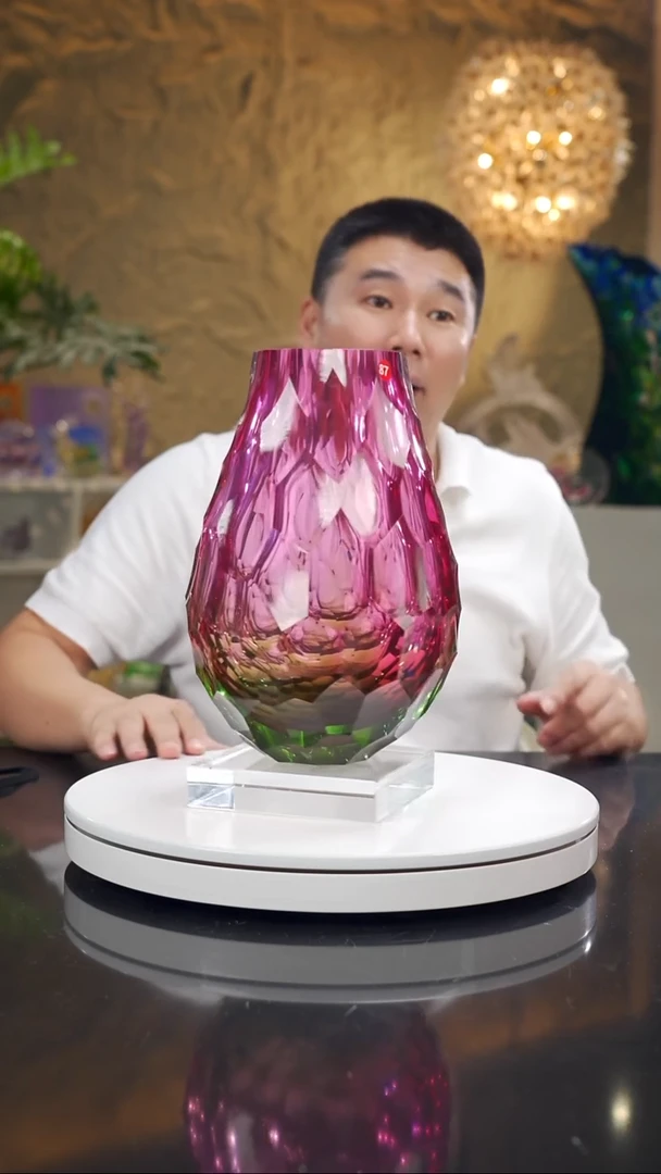 手工艺品琉璃小**下福利金红绿凹切面花瓶（口不圆）