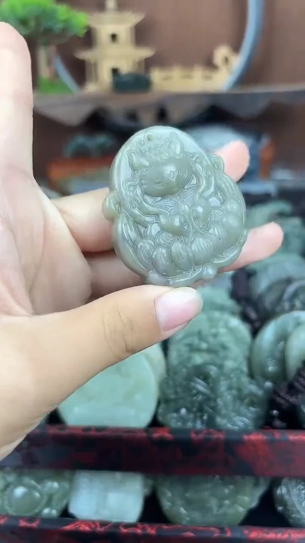 和田玉未镶嵌颈饰1