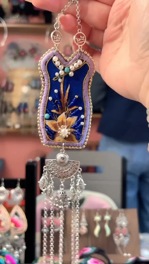 织绣某*艺枝独绣手工饰品179