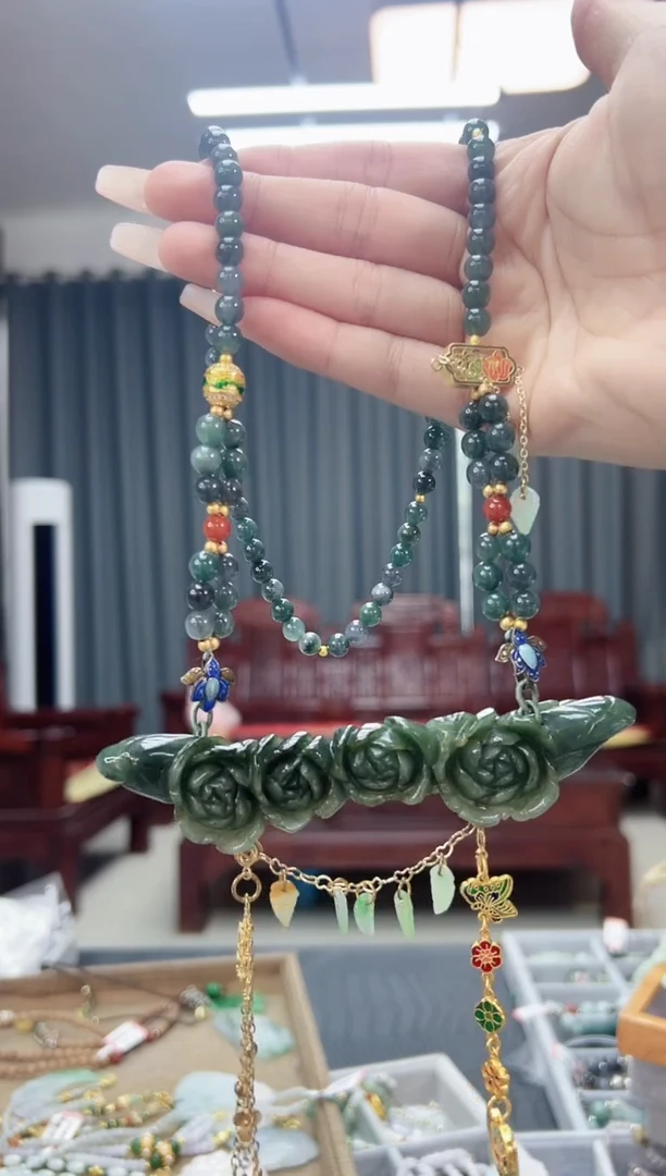翡翠未镶嵌颈饰翡翠圆柱牡丹花毛衣链