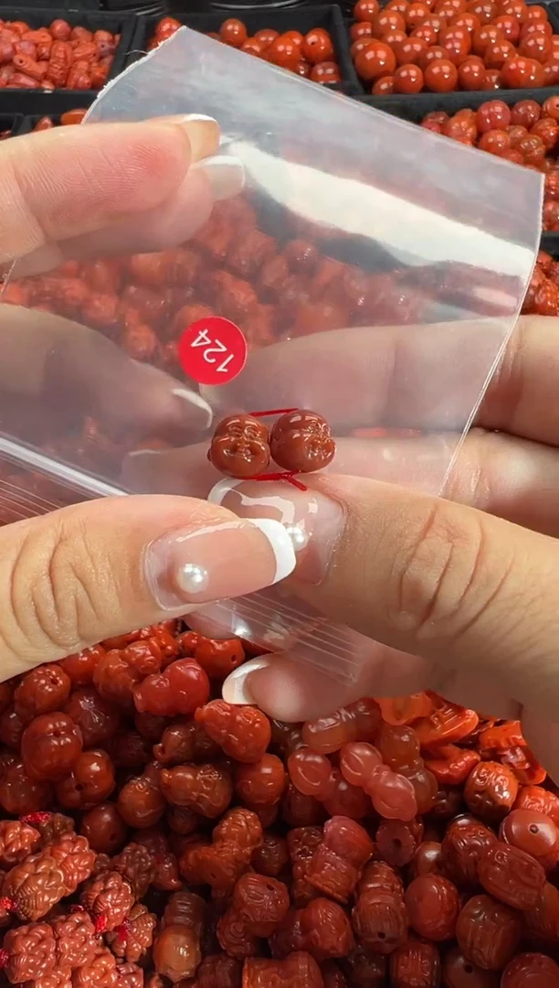 颈饰未镶嵌南红玛瑙1