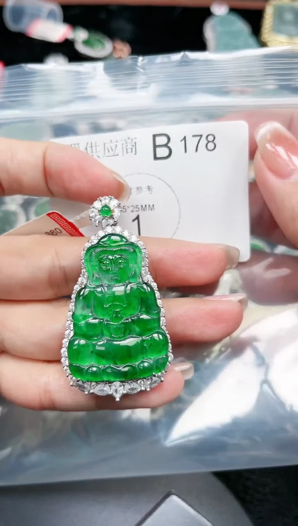【闪购商品】翡翠颈饰银S925镶嵌赠皮绳178