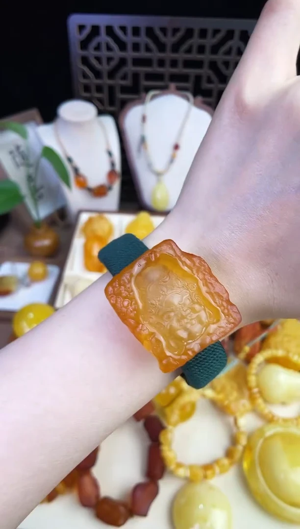 未镶嵌琥珀珠宝奇石柒月