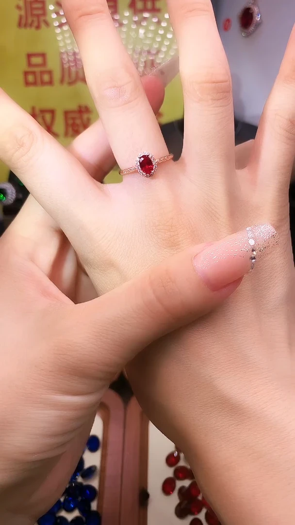银S925镶嵌戒指红宝石.......