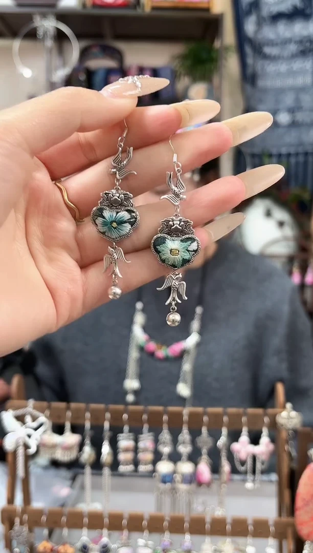 织绣民族风非遗老绣苗银饰品182