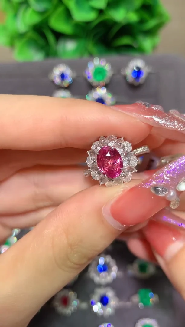 戒指蓝宝石18K金镶嵌2.03CT