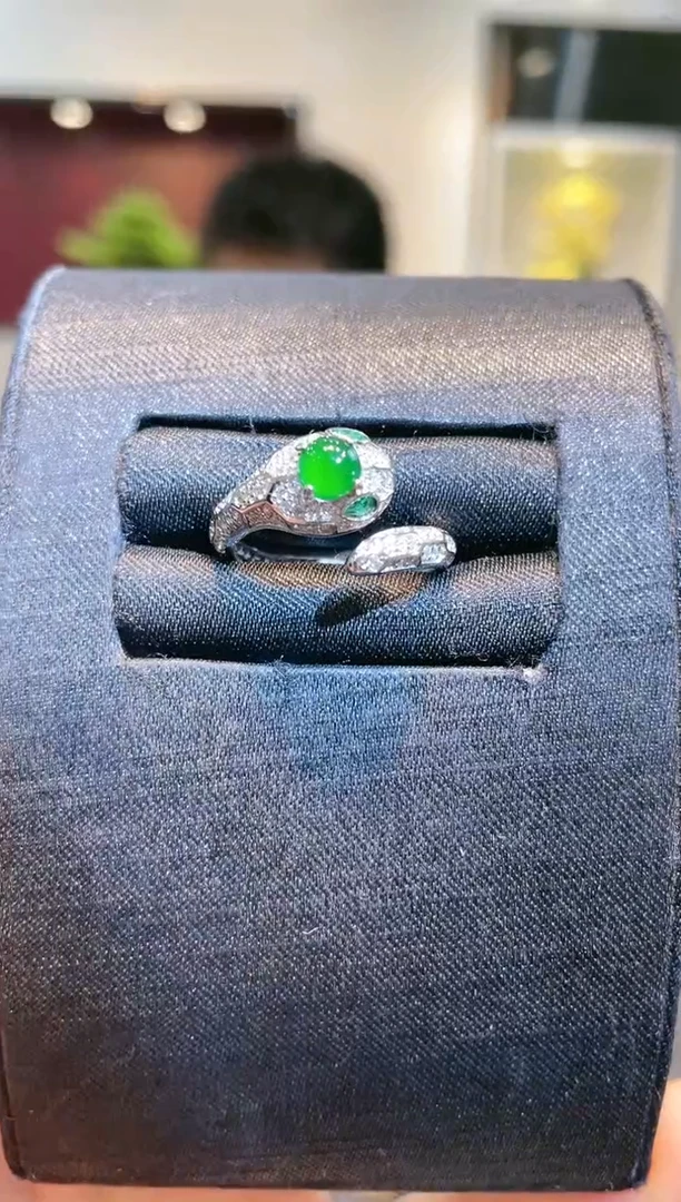 【闪购商品】翡翠颈饰银S925镶嵌A2天然A货翡翠戒指