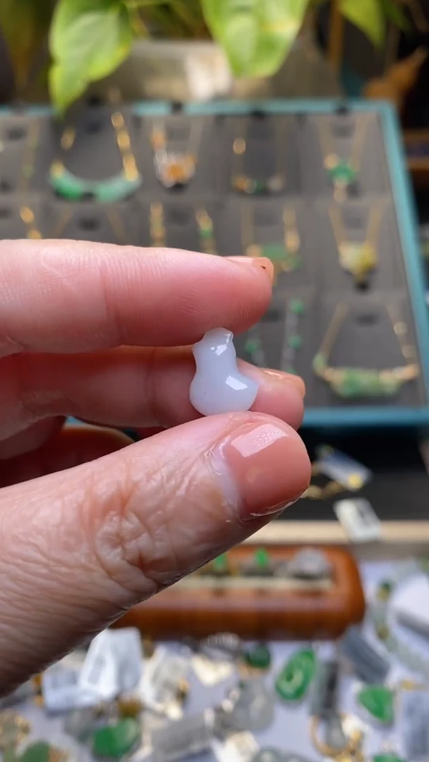 颈饰未镶嵌翡翠净货39210