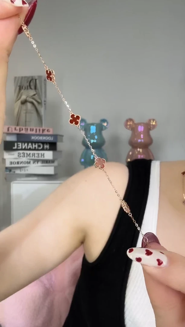 18K金镶嵌手链玛瑙/玉髓手链