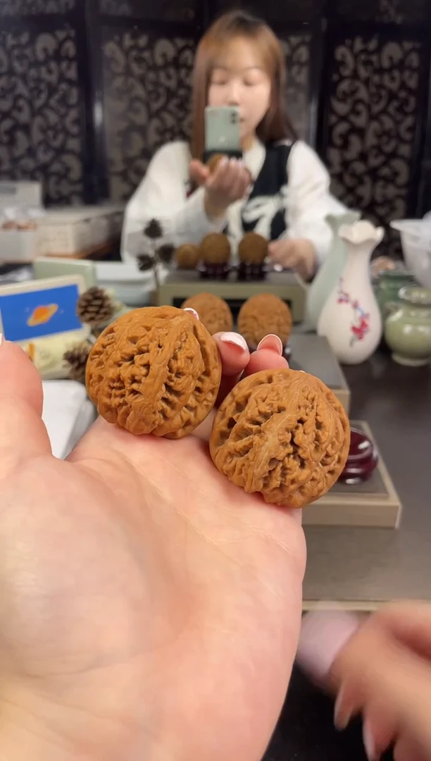 【闪购商品】文玩核桃把件大粗筋43尺-1