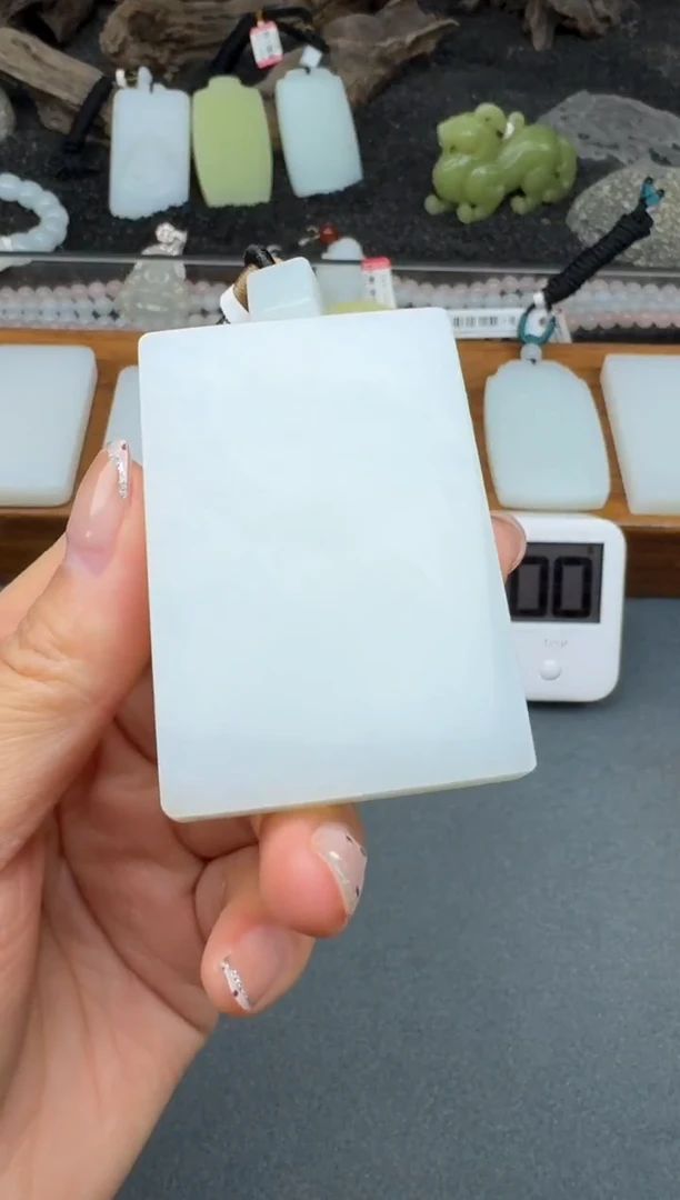 颈饰未镶嵌和田玉3