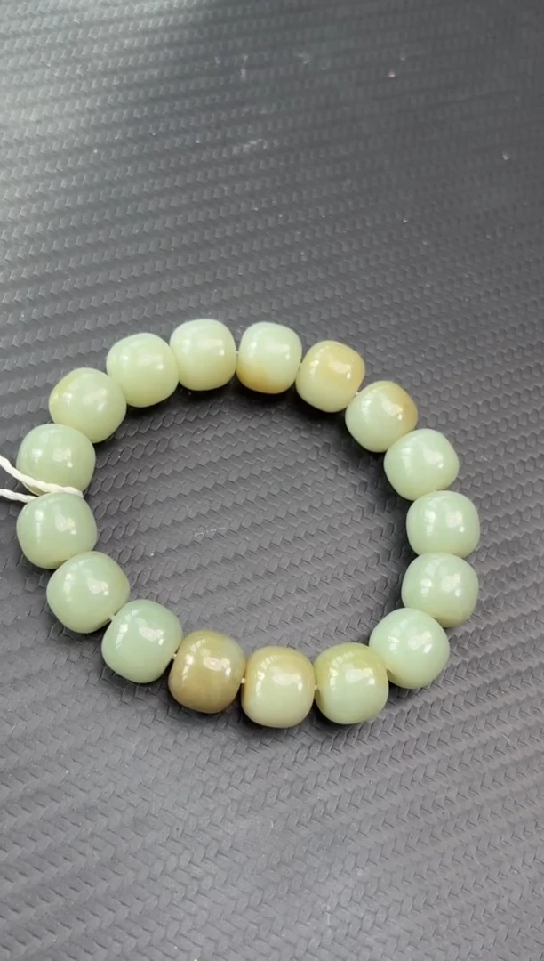 未镶嵌手串和田玉若羌微色差带糖青白卡13老型手串