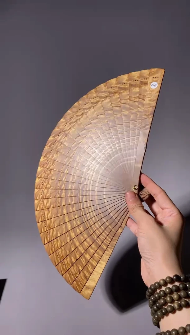 金丝楠翱****燕236号21cm小叶桢楠扇子