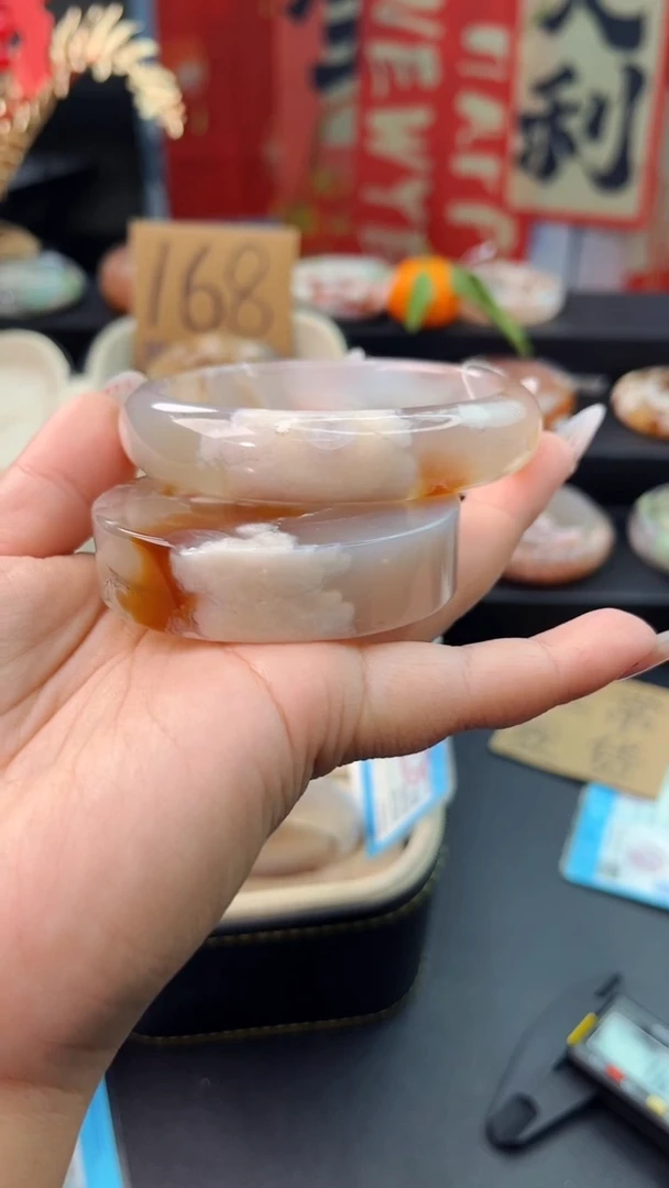 【闪购商品】石英质玉手镯未镶嵌赠送镯心（64圈口）