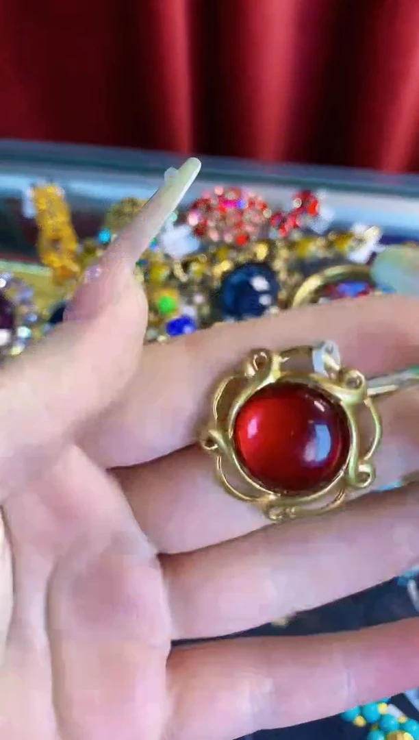 瓷片楚楚中古珠宝甄选不退换