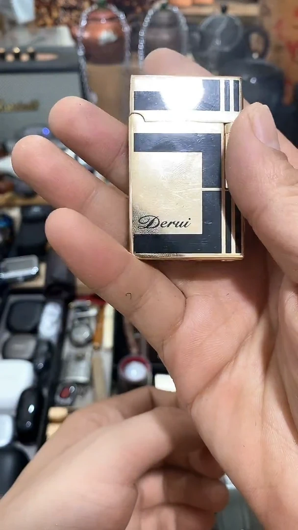 瓷片闪购商品  如图所示