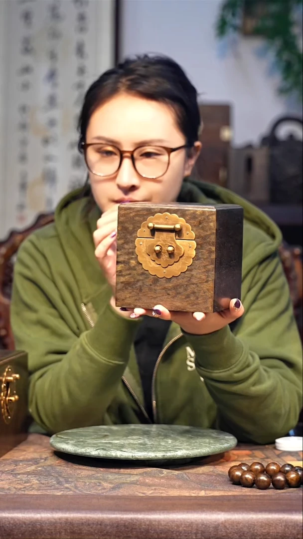 金丝楠小叶桢楠【39】 满花龙胆  一木一器 小尺寸 首饰盒