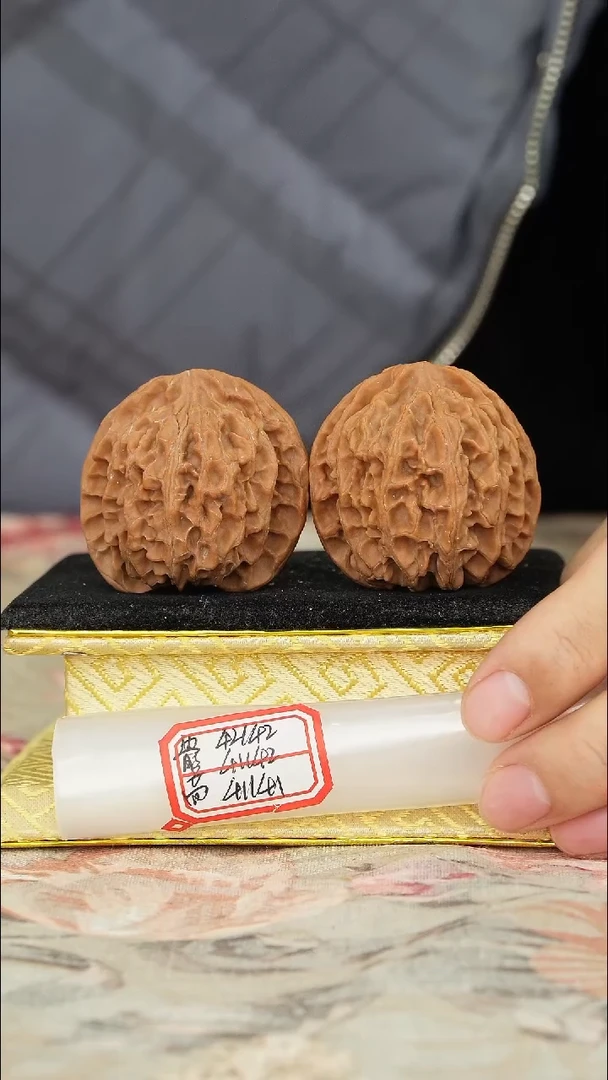 【闪购商品】文玩核桃把件苹果园