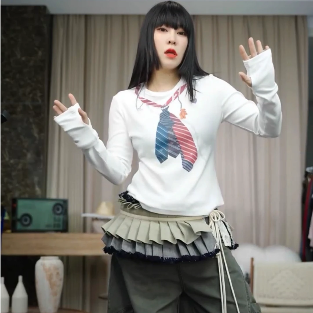 infobyfive2025秋冬新款领带小熊印花圆领长袖T恤二店NF0509032