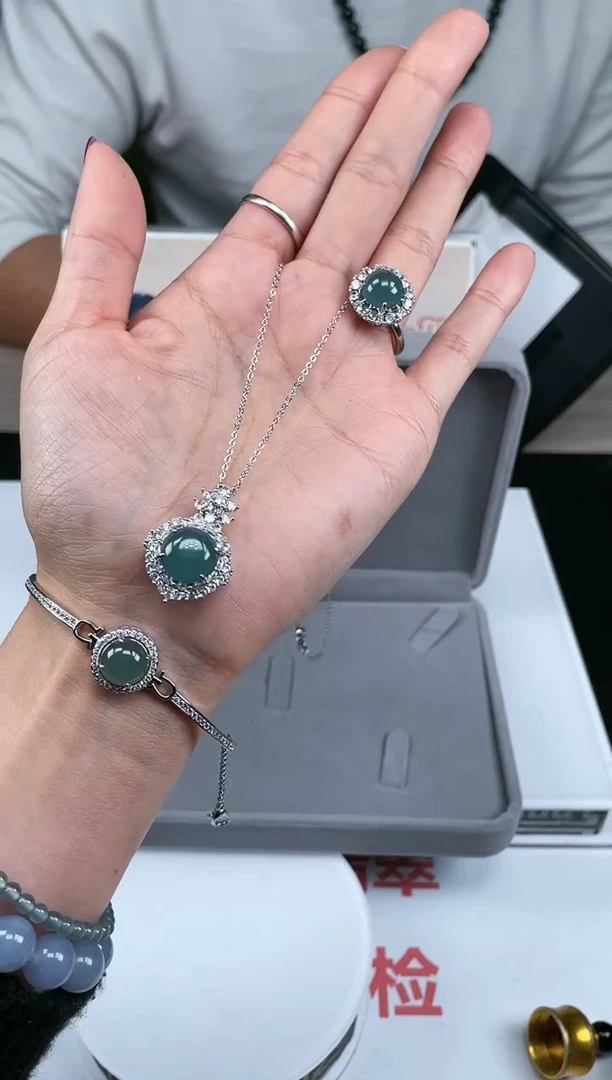 【闪购商品】定制翡翠合金不退不换随机发CMH1件-A