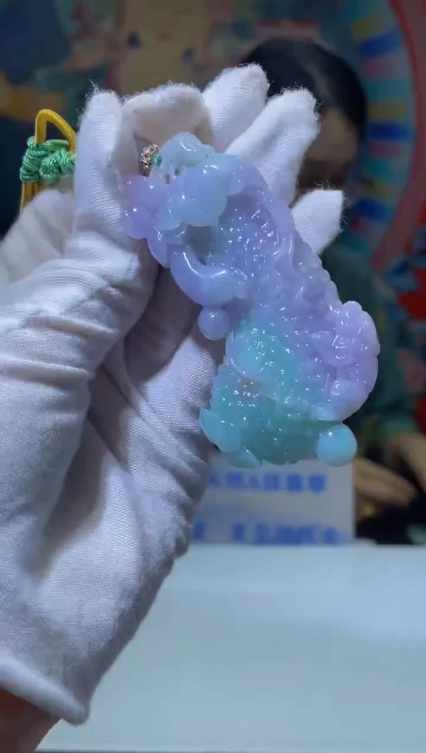 翡翠未镶嵌颈饰MFC0621096