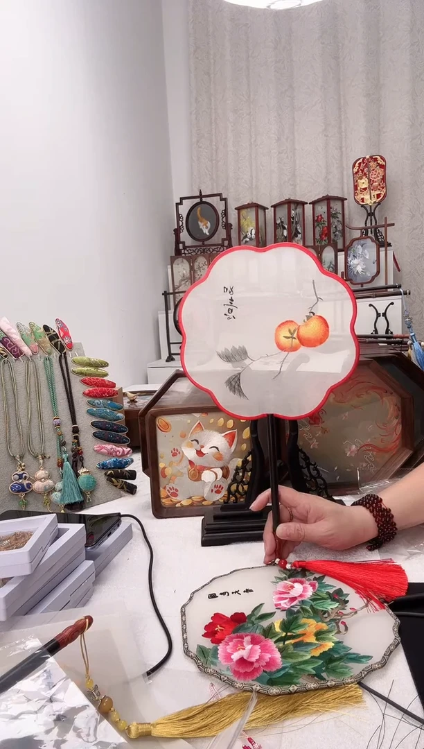 扇子苏绣作品手工团扇