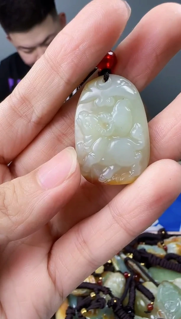 和田玉未镶嵌颈饰1