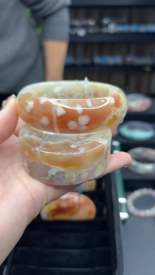 【闪购商品】石英质玉手镯未镶嵌686（62圈赠送镯心）