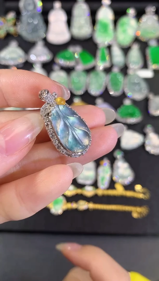 吊坠(不含链)18K金镶嵌翡翠47-叶子