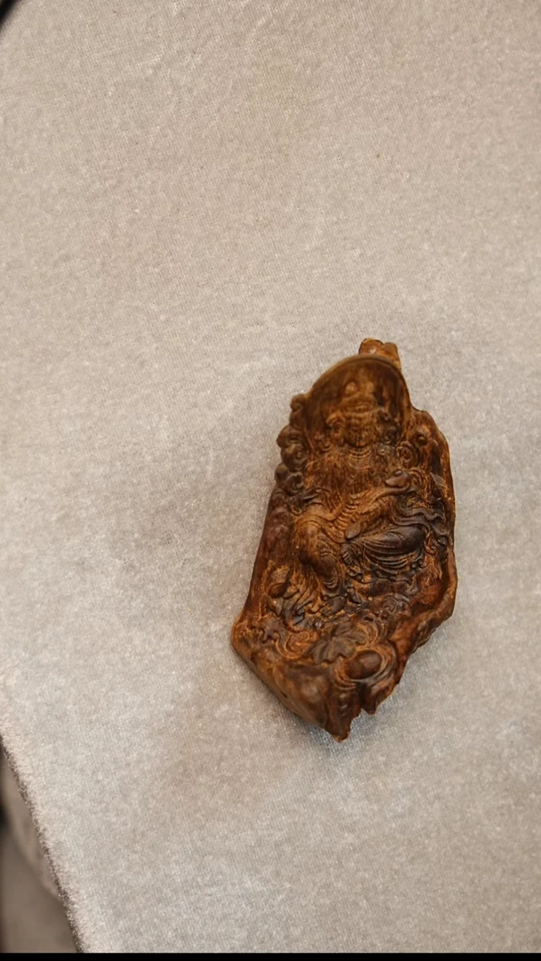 沉香摆件越南红土沉水观音摆件33g  03339