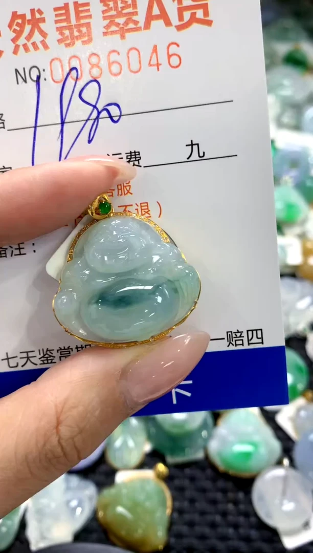 颈饰18K金镶嵌翡翠1111111111111111