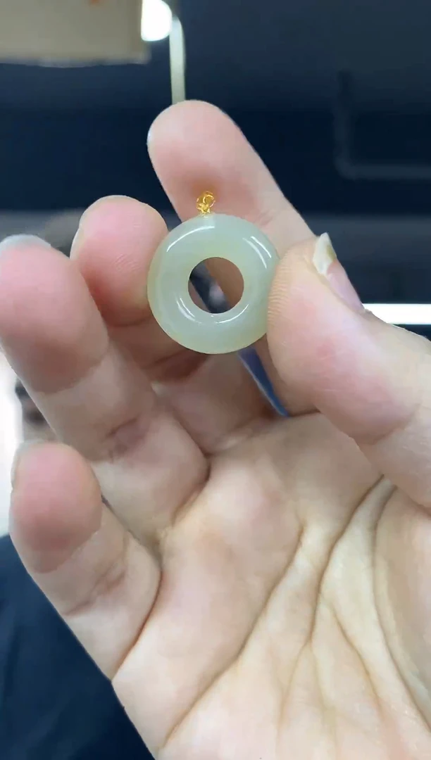 颈饰18K金镶嵌和田玉多样性发其一颜色微差