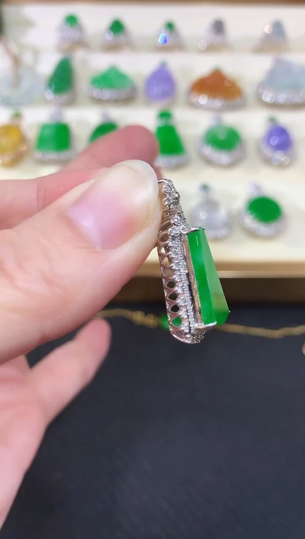 吊坠(不含链)18K金镶嵌翡翠66|5980