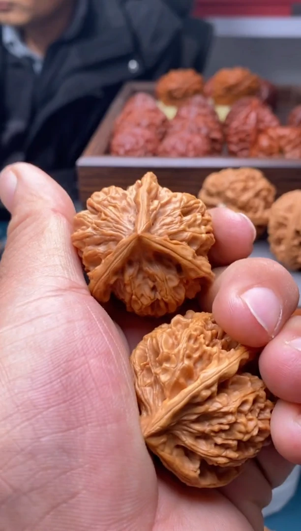 把件文玩核桃三棱956