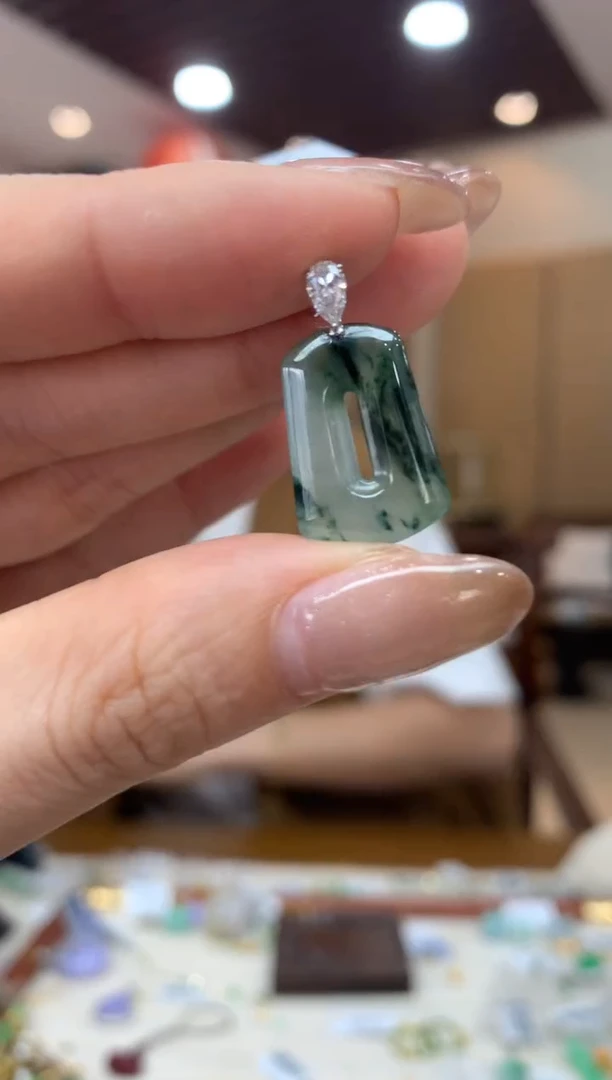 吊坠(不含链)18K金镶嵌翡翠方糖