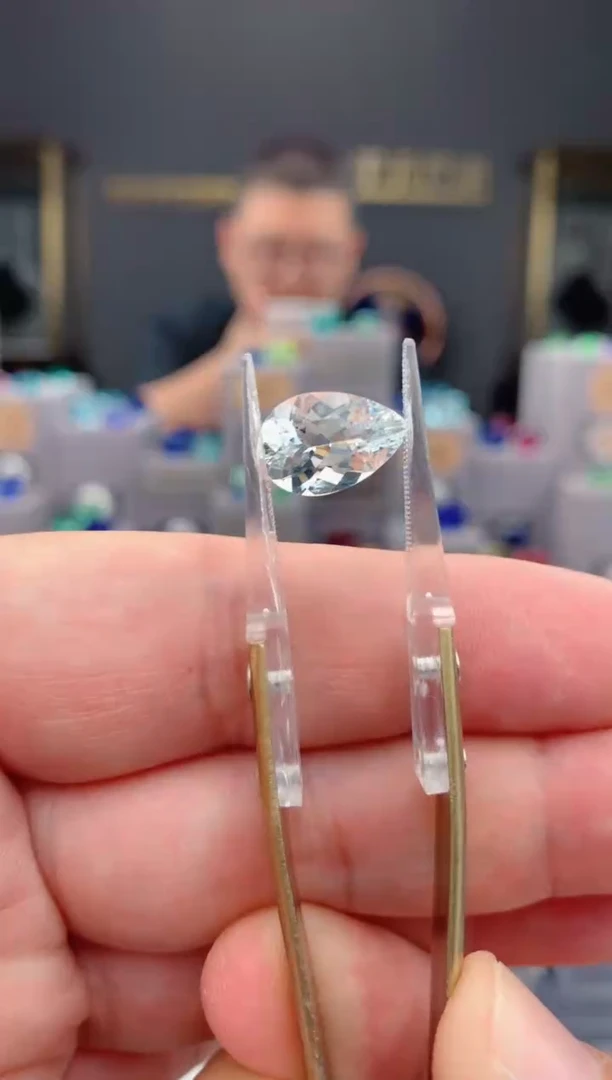 绿柱石裸石3ct 白色绿柱石水滴