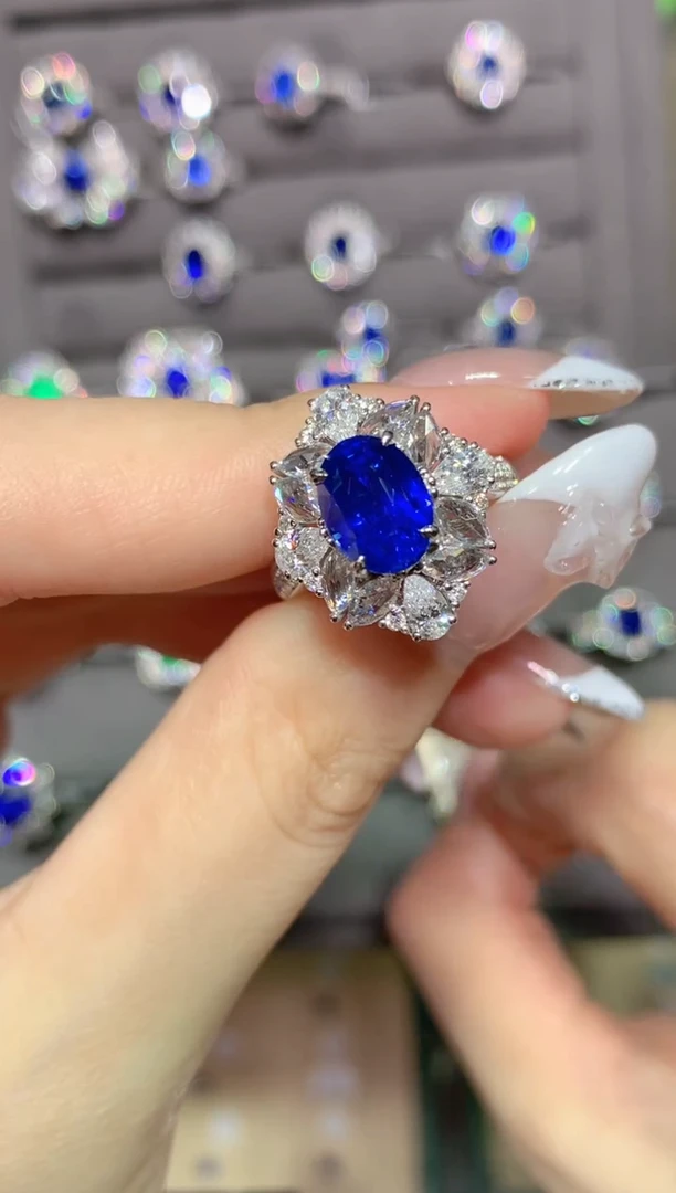 蓝宝石戒指18K金镶嵌3.1CT