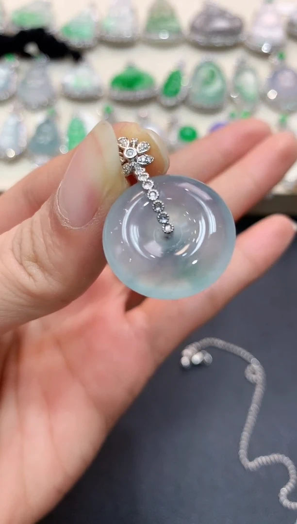 【闪购商品】翡翠吊坠(不含链)18K金镶嵌n69   