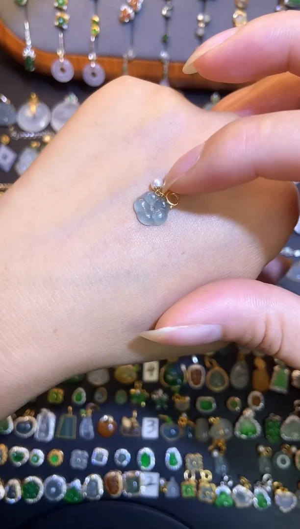 翡翠18K金镶嵌颈饰天然a货翡翠