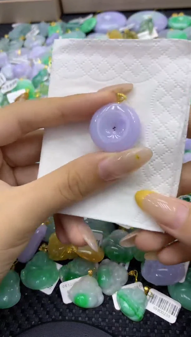 颈饰18K金镶嵌翡翠天然缅甸翡翠A货