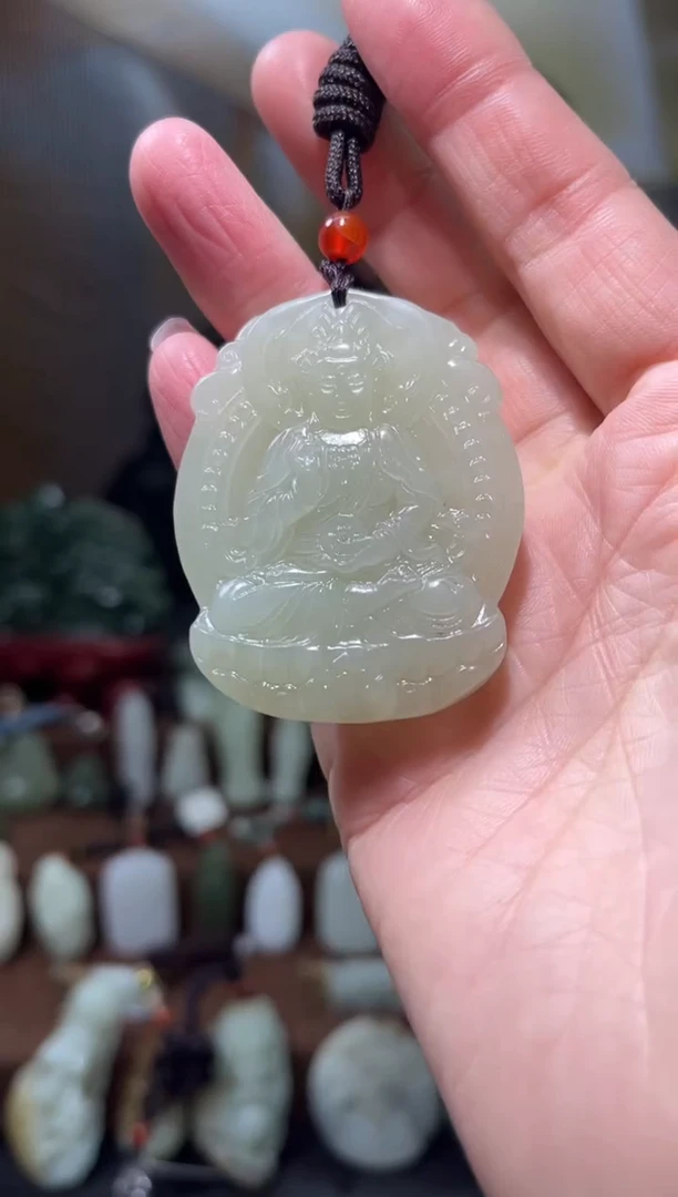 颈饰未镶嵌和田玉.