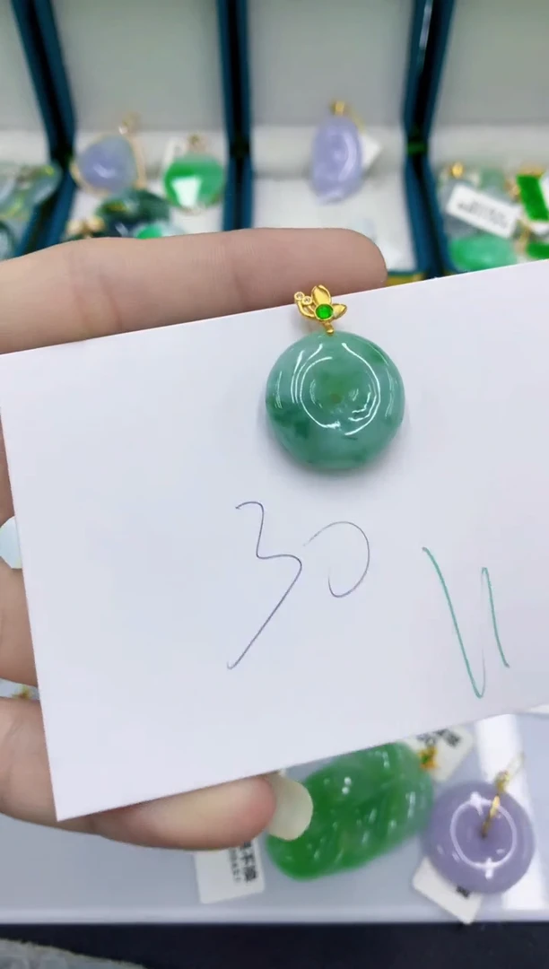 翡翠未镶嵌颈饰翡翠