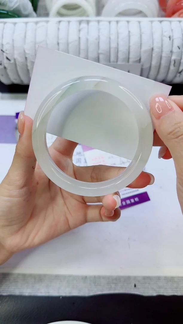 未镶嵌手镯石英质玉244/63.3