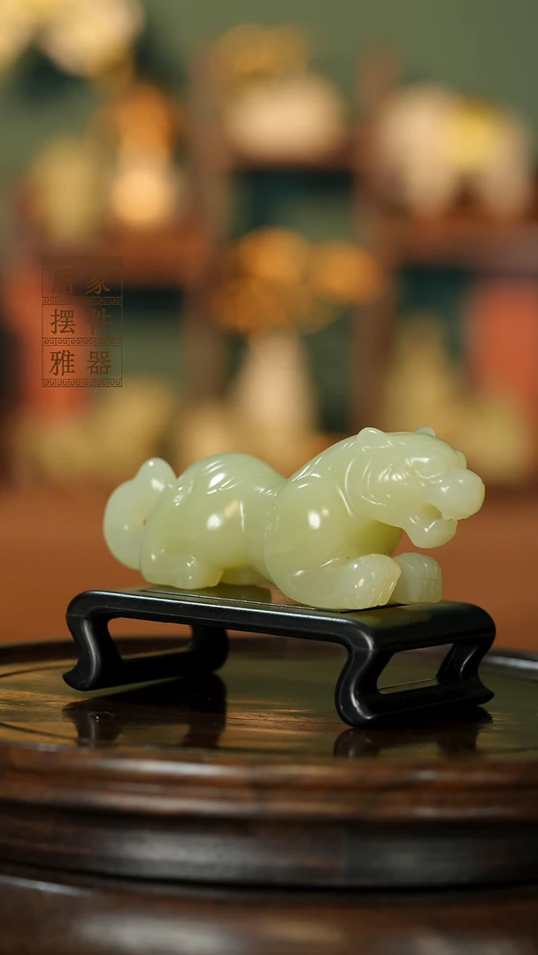 玉《伏虎如虎添翼》摆件