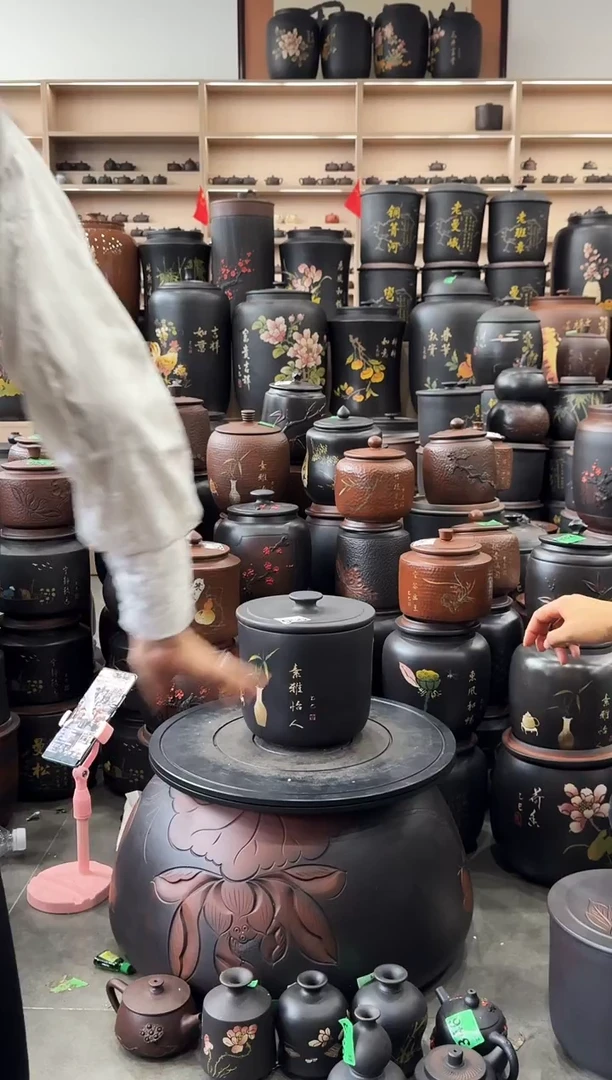 罐瑕疵茶叶罐  彩填小五饼 055