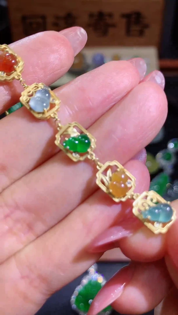 翡翠18K金镶嵌颈饰14团购